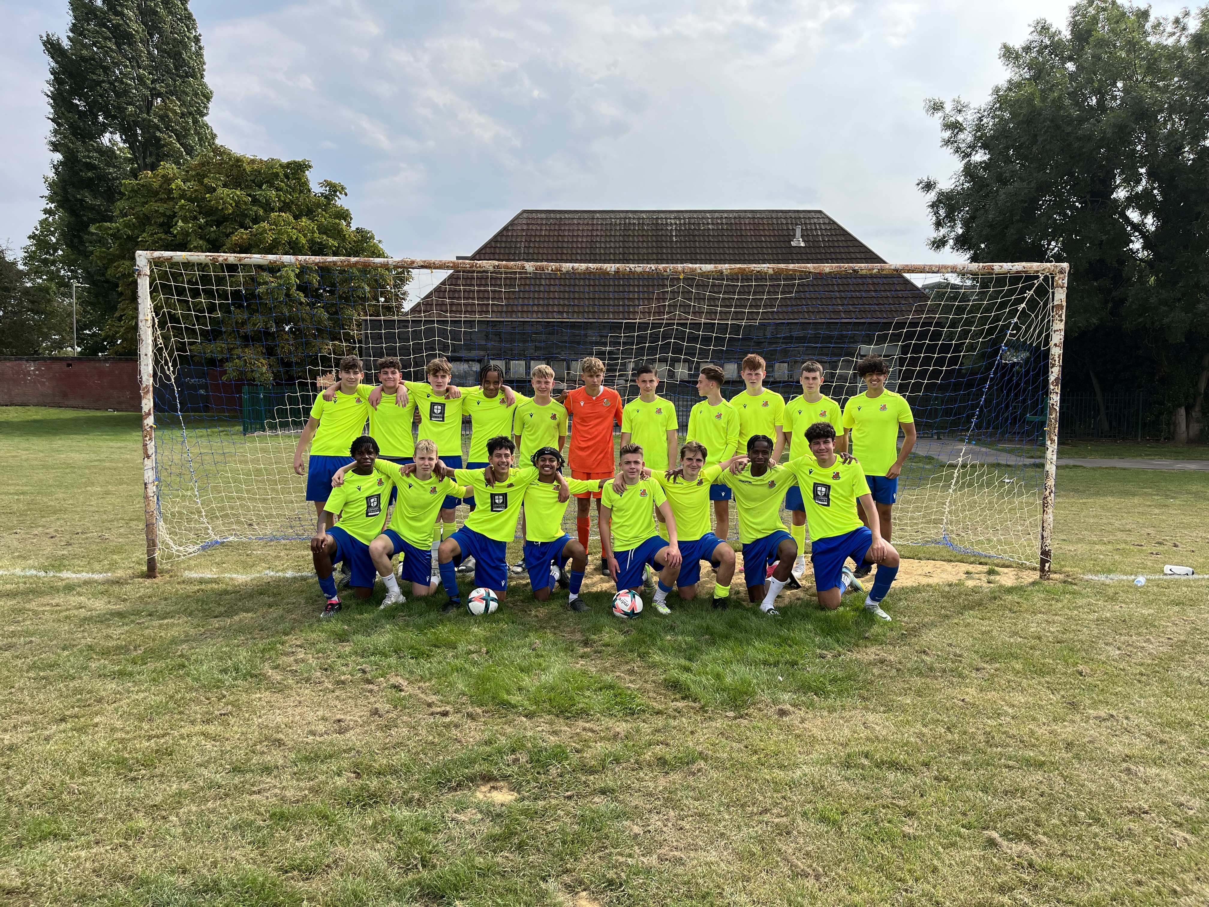 Wealdstone Youth FC Team Photo