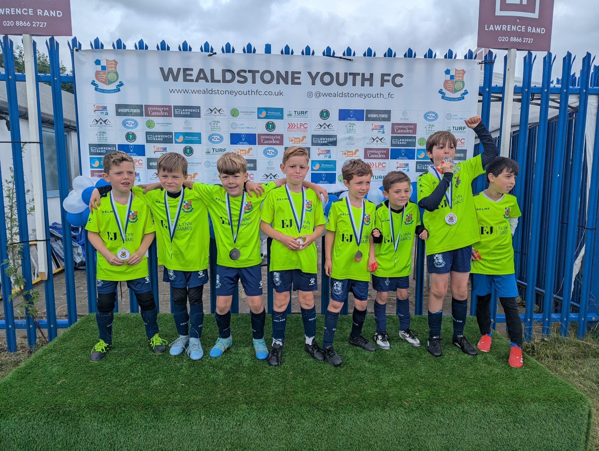 Wealdstone Youth FC Team Photo
